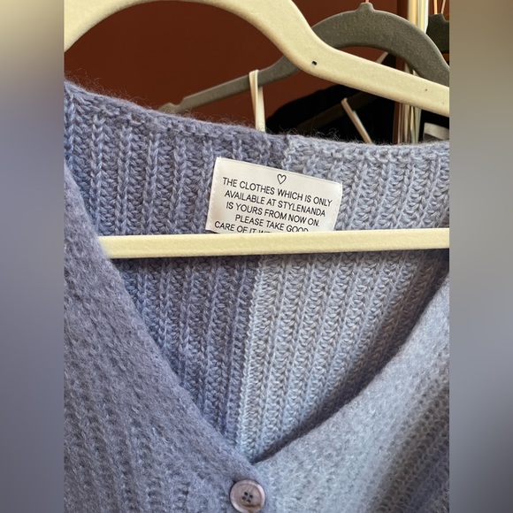 Stylenanda Blue Colorblock V neck Sweater Cardigan - Picture 3 of 6